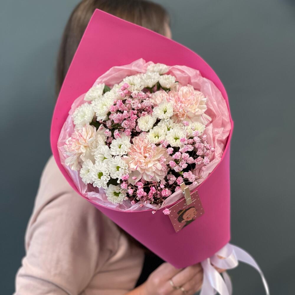 Букет с розовой гвоздикой 