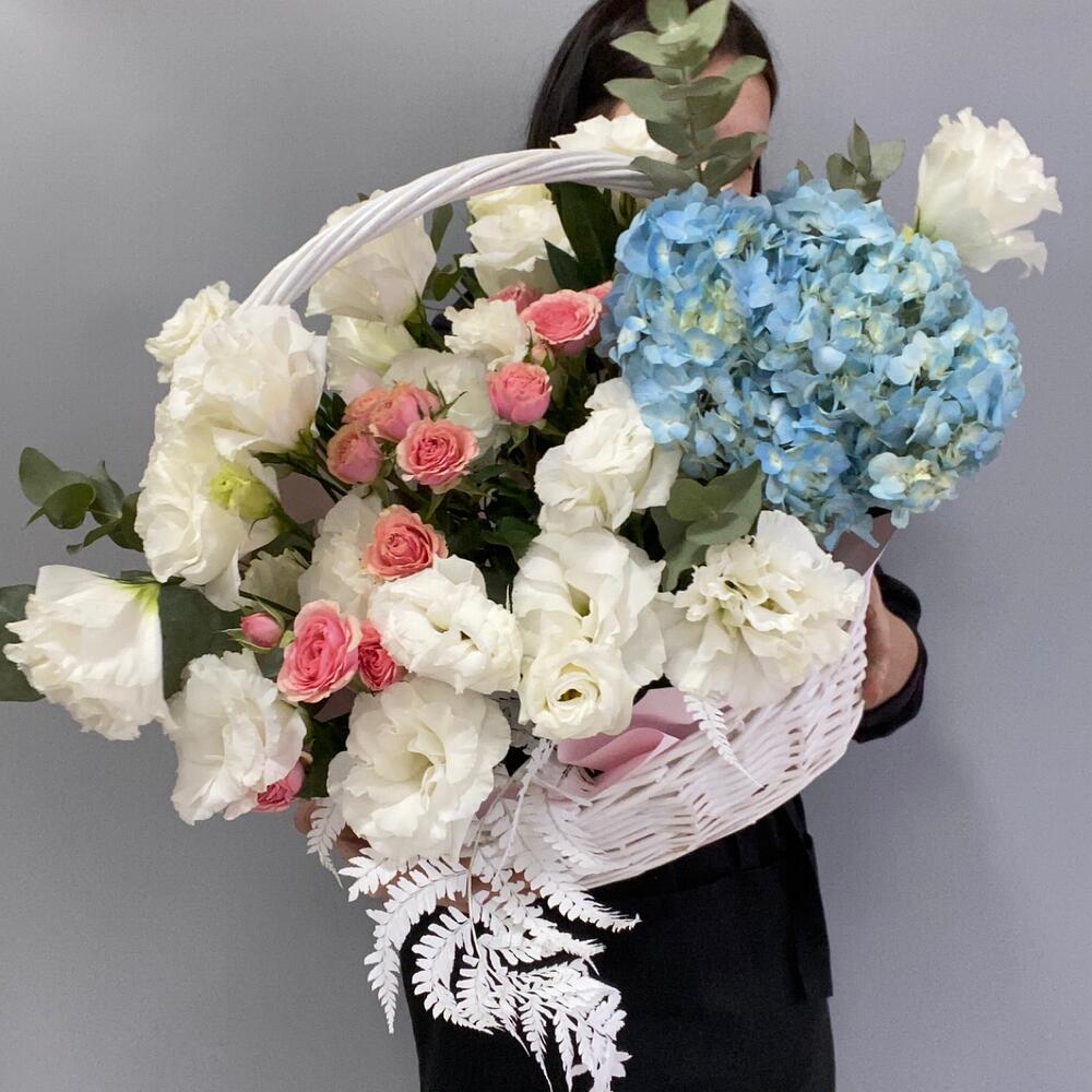 Корзина с цветами