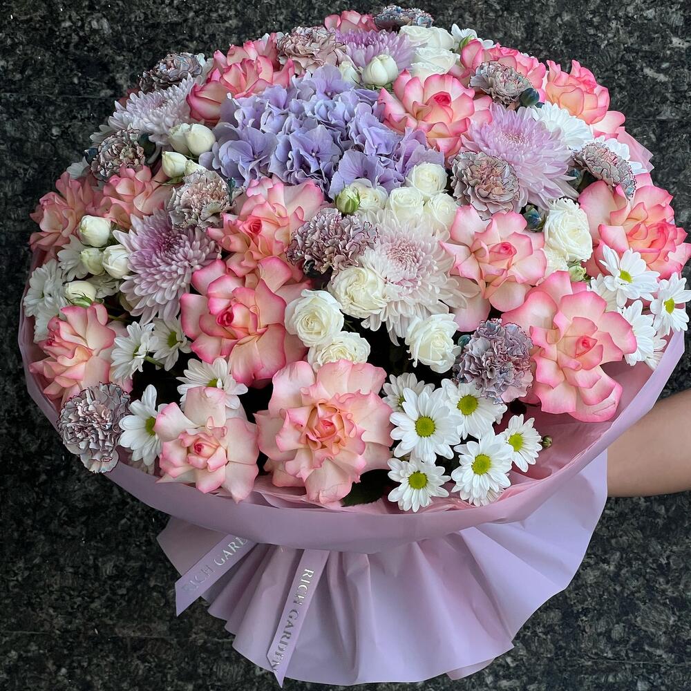 Авторская композиция с сиреневой гортензией